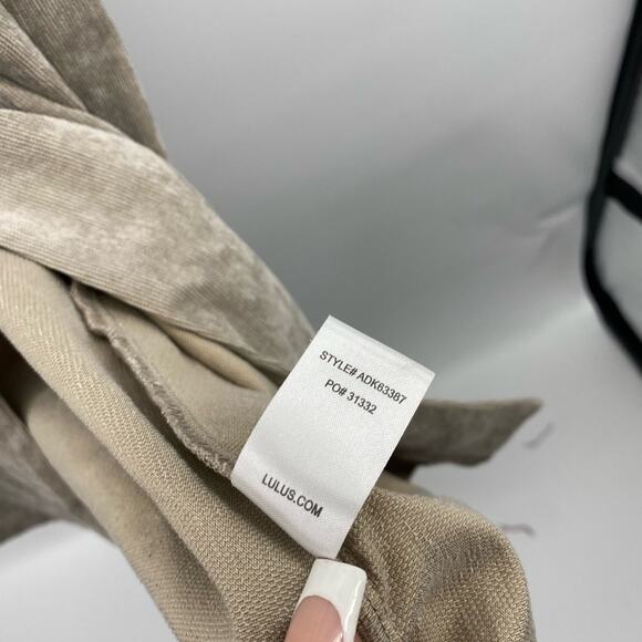 Lulus Benton Light Grey Corduroy Button-Up Sleeveless Mini Dress Deep V Sz Large - Picture 12 of 12